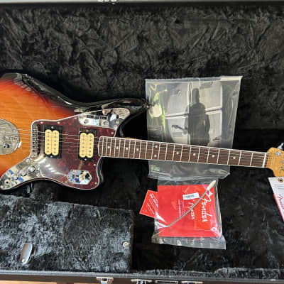 Fender Kurt Cobain Jaguar  3-Color Sunburst #MX23010489  8 lbs  11.6 oz image 1