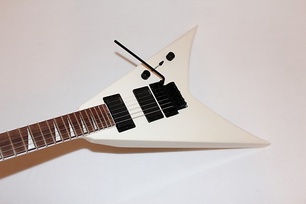 Jackson KVXMG King V White X Series Electric Guitar - EMG 85
