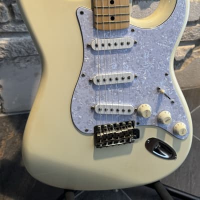 Fender MIJ E Series Olympic White Stratocaster in Excellent Condition 1984-1987 image 5