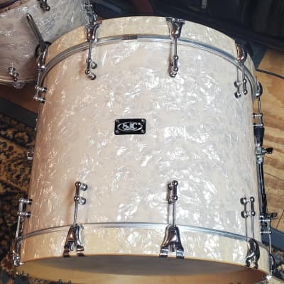 SJC Custom 3pc Drum Set - Aged White Marine Pearl / Maple Shells image 4