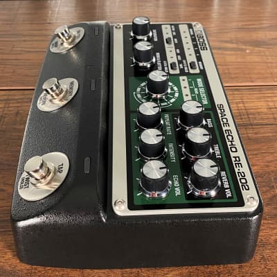 Boss RE-202 Space Echo Guitar Effect Pedal image 3