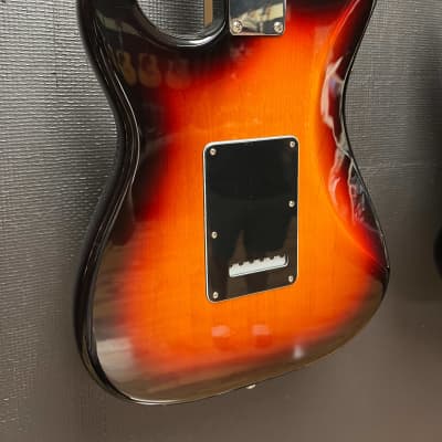 Fender Stratocaster 2011 - Sunburst image 5
