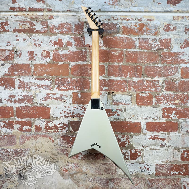 【きれいめファッション51選】上品さと清潔感をキープし Jackson Grover Randy Pewter 1996 RR-C.U-50 V Flying Rhoads ギター