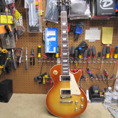 Gibson Les Paul Standard '60s 2022 - UNburst - Les Paul Standard 60s - NOS Never Retailed - You will be the 1st owner image 4