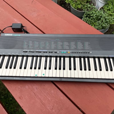 Yamaha PSR-19 Electronic Keyboard 1980's