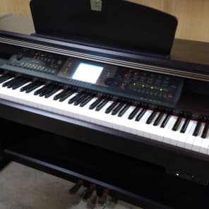 Yamaha Clavinova CVP-203 88-key Digital Piano, Excellent Condition