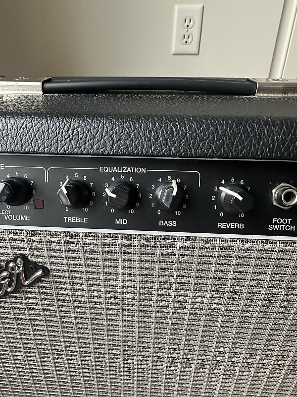 Fender Champion 110 2-Channel 25-Watt 1x10