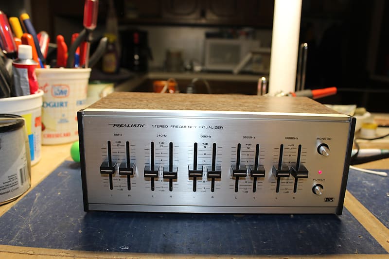Restored Realistic  5 band Graphic Equalizer 31-1987 with original box (9)  			
