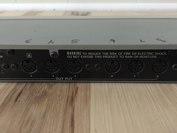 AKAI ME30PⅡ Akai ME30PII Programmable Rack Mount Midi Patch Bay *Works
