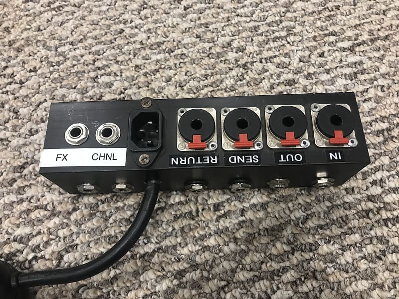 4 Way Junction Box (Four Cable Method) Pedalboard PatchBay