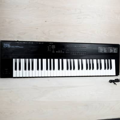 Roland D-5 61-Key Multi-Timbral Linear Synthesizer 1990
