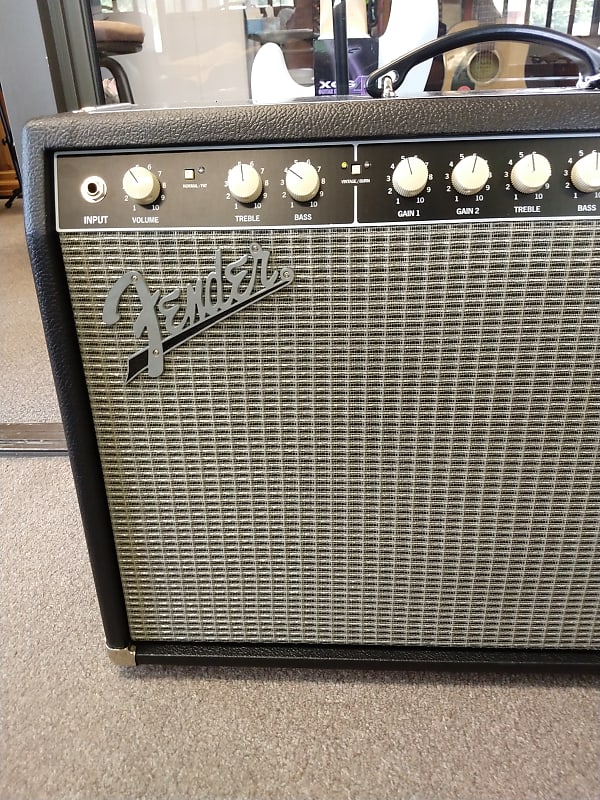 Fender Super-Sonic 22 2-Channel 22-Watt 1x12 Fender Super-Sonic 22 2-Channel 22-Watt 1x12