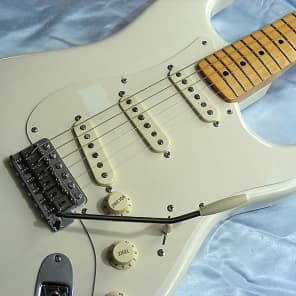 2002 Fender USA American Vintage 57 Reissue Stratocaster In Blonde 