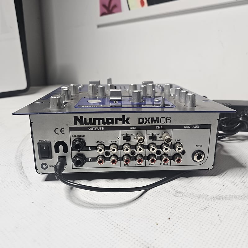 【希少・状態良好】Numark DJミキサー DXM06 Numark DXM06 2-Channel Digital Mixer with Digital FX | zZounds
