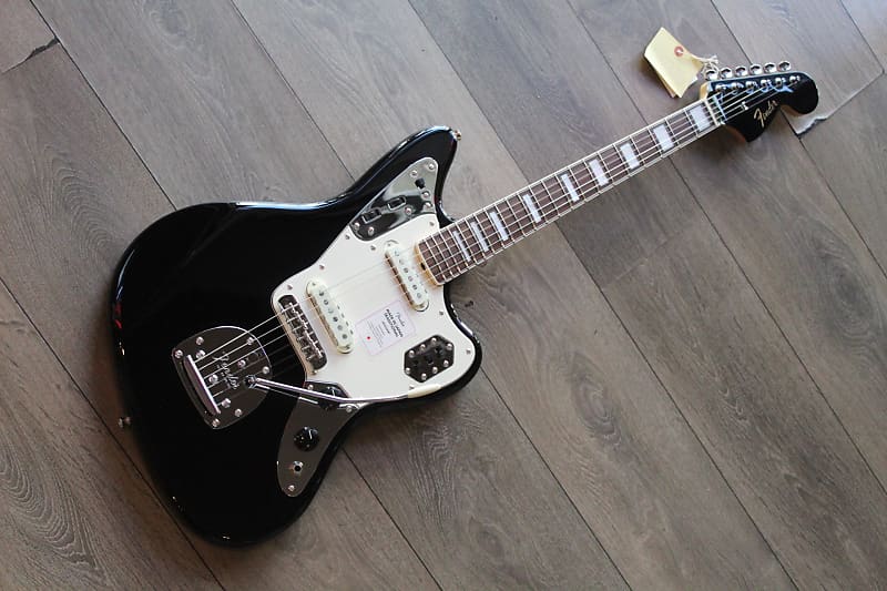 Fender Made in Japan Traditional 60s Jaguar 3-Color Sunburst