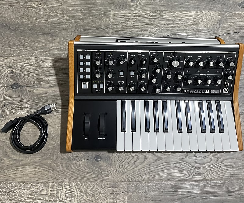 Moog Subsequent 25 Analog Synth 2020 - Present - Black | Reverb