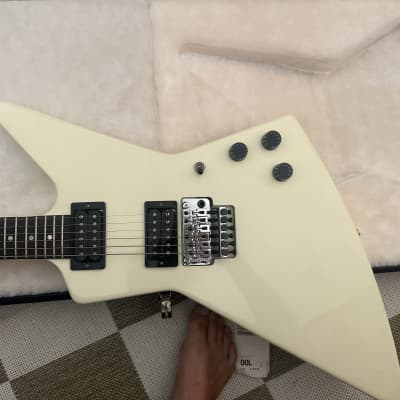 Gibson Explorer T with Floyd Rose 2010s - White image 8