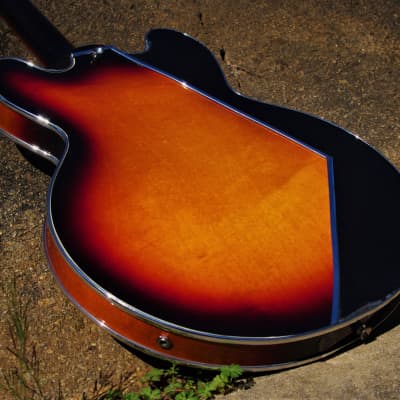 Epiphone Rivoli  1996 Sunburst.  Bass. Recreated by the Artist "El Daga" Only one Rare  collectible image 21