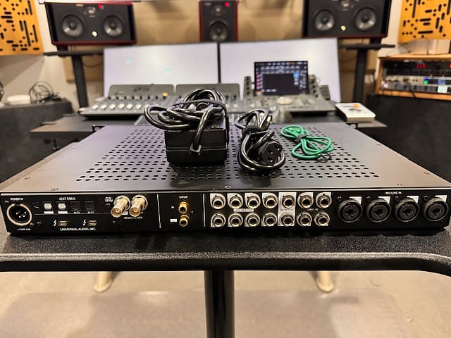 Universal Audio Apollo 8 DUO Thunderbolt 2 Audio Interface