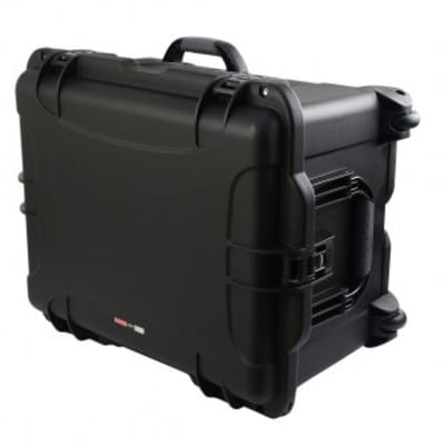 Gator Black injection molded case w/ pullout handle & inline wheels. Interior dims 22" x 17" x 12.9". NO FOAM GU-2217-13-WPNF image 1