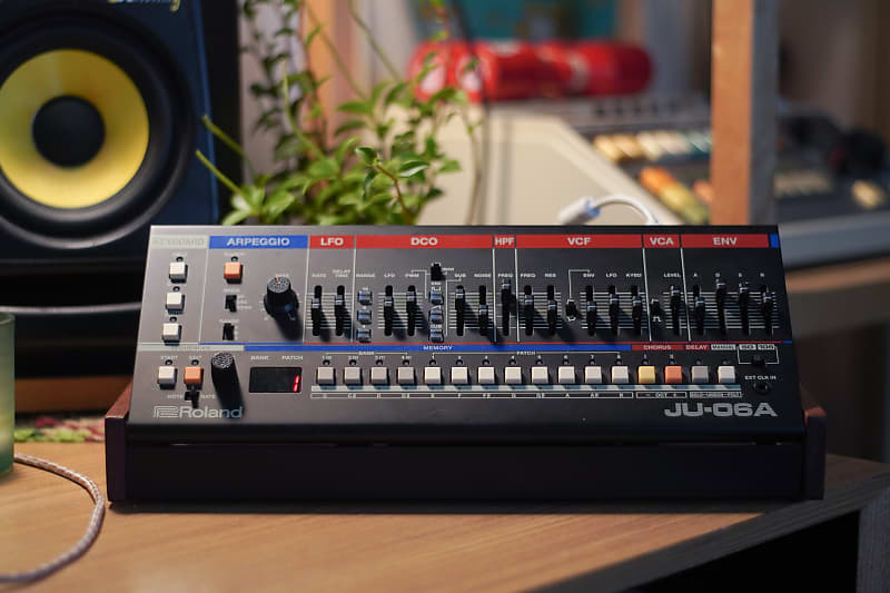 Roland JU-06a Boutique Synthesizer with DK-01 Dock and