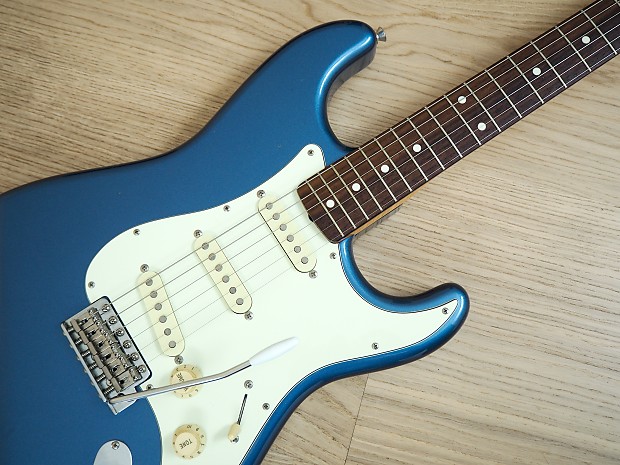 Fender Japan 2011 stratocasterほぼ未使用 mint Fender Japan 2011