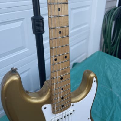 Fender Squier Affinity  Stratocaster  2001 Shoreline Gold image 4