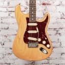 Fender Limited Edition Lightweight Ash American Professional Stratocaster Electric guitar, Aged Natural x2218 (USED)