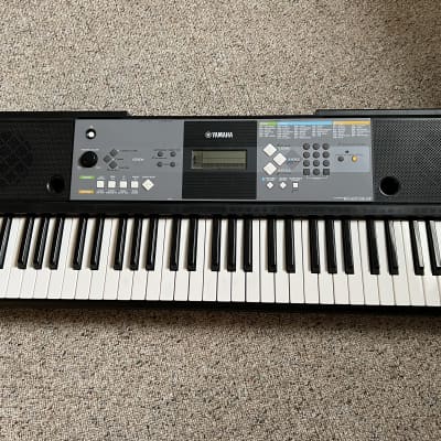 Yamaha PSR-E233 Electric Piano Keyboard