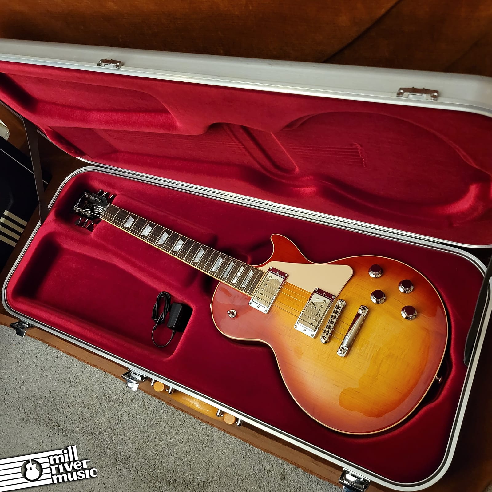 Gibson Les Paul Classic HP Electric Guitar Heritage Cherry Sunburst 2017