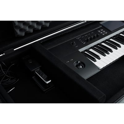 Gator GTSA-KEY76D Tsa Keyboard Series Deep 76-Note Keyboard Case W/ Wheels image 8