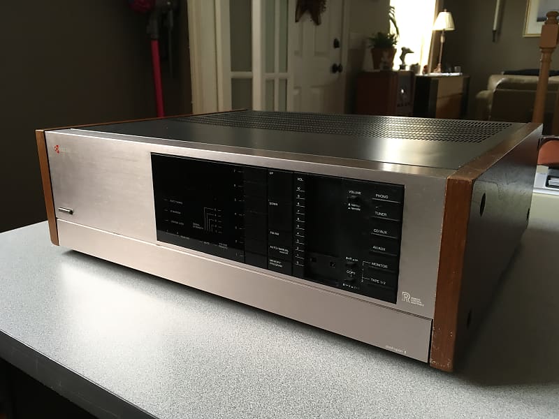 Kyocera R-861 Quartz Synthesized AM/FM Receiver- with hot phono Input,Made in Japan