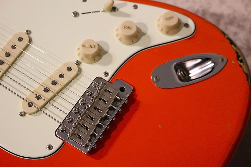 Red House General S/SSS 3TS (3-Tone Sunburst) 25.25