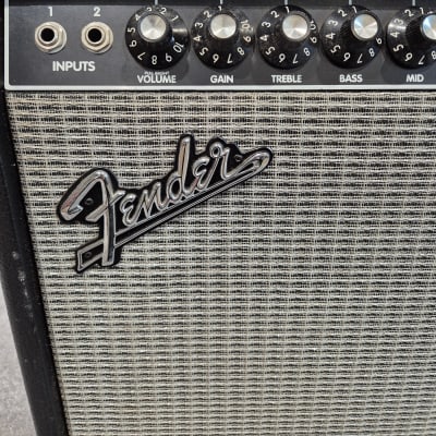 Fender Twin Amp - 100-watts Versatile Guitar Amplifier image 2
