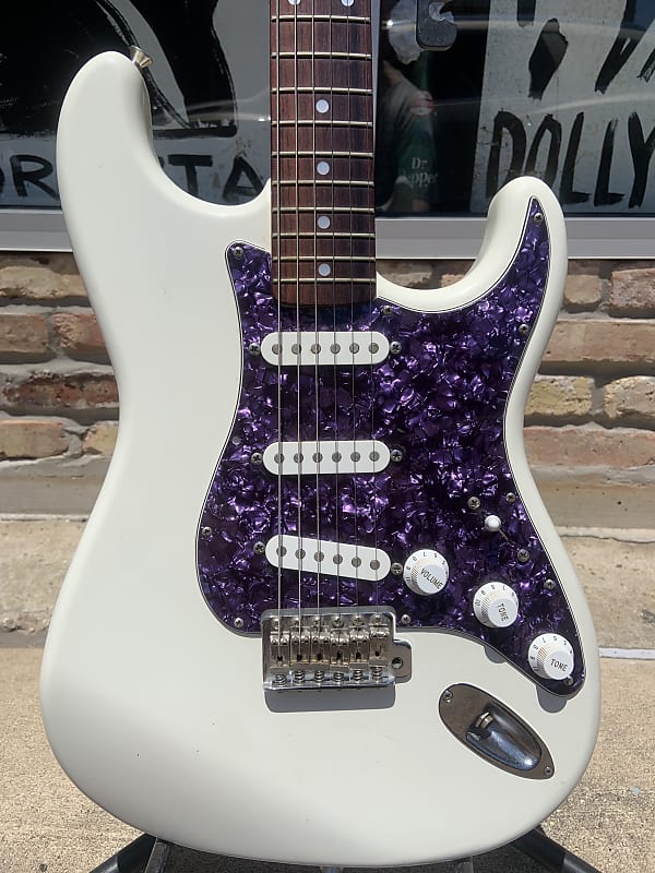 Fender Wayne's World 2 Stratocaster 1994 - Arctic White | Reverb