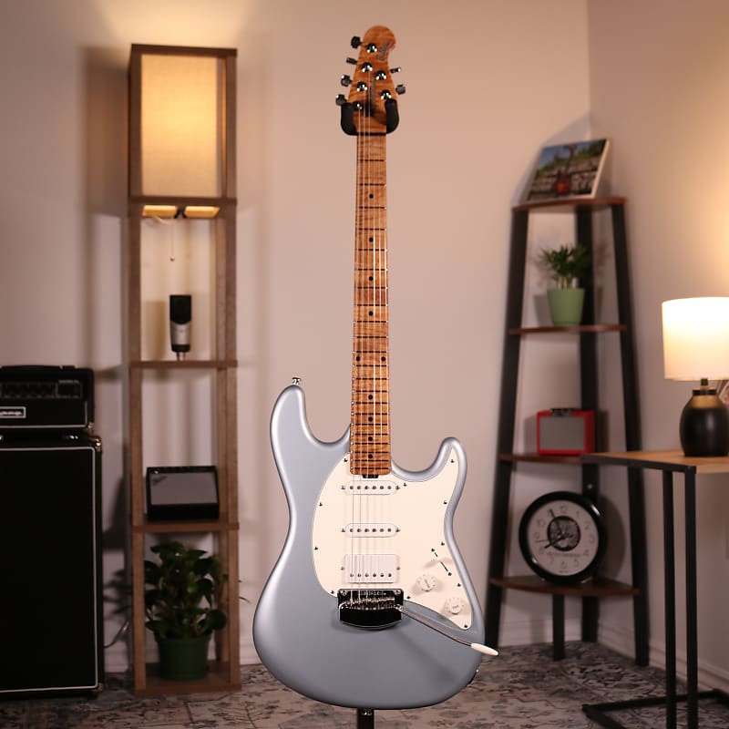 ギター Music Man Cutlass RS SSS Firemist Silver Music Man Cutlass RS SSS Trem Firemist Silver – Chicago