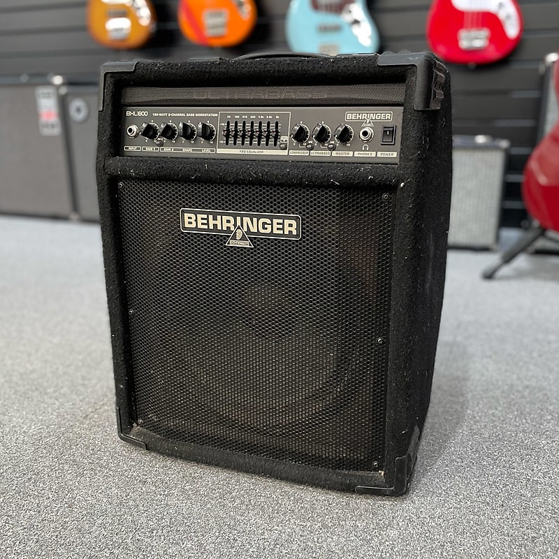 BEHRINGER ベリンガー ULTRABASS ベースアンプ BXL1800 Behringer BXL1800 180-Watt 2-Channel Bass Combo | Sweetwater