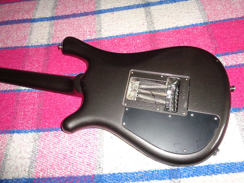 Riverhead by Headway リバーヘッド フロイドローズ Riverhead by Headway - RUG-2090 - Headless Guitar