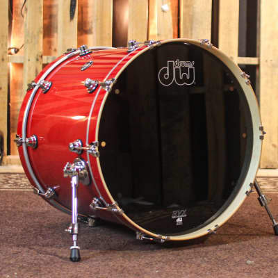 DW Performance White Marine Pearl Bass Drum - 18x22