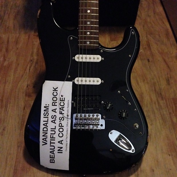 Cobain vandalism store strat