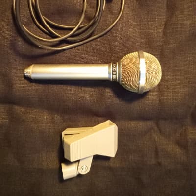 AKG D90c Vintage Dynamic Microphone image 3