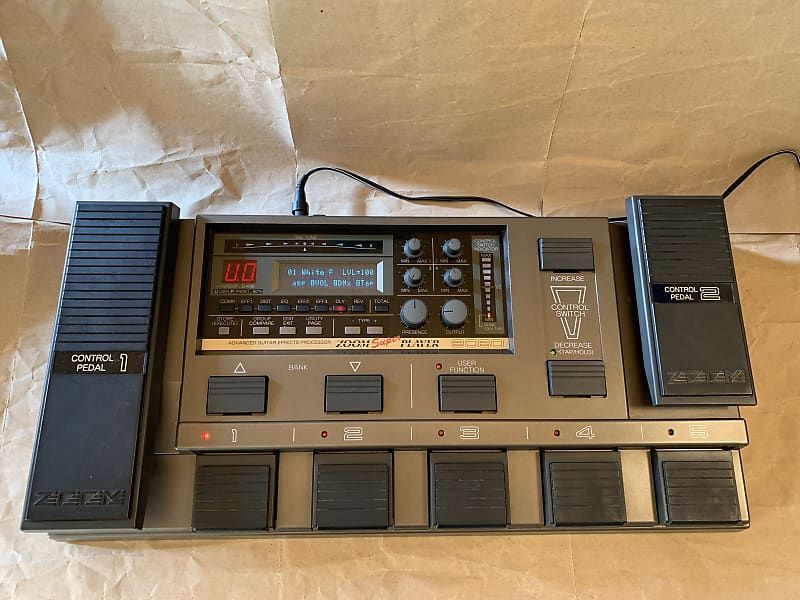 Zoom 8080 Super Player 90s Guitar Instrument Effects