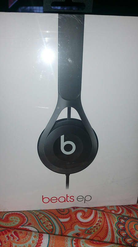 Beats by Dre EP  Bkack image 1