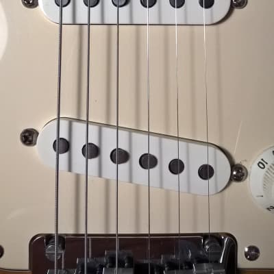2004 Fender American Standard Stratocaster -- 3-Color Sunburst; Rosewood Fretboard image 20