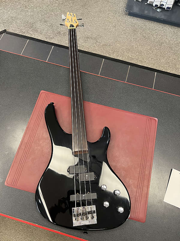 Washburn XB-200 Bass Guitar - Dark Red - Victor Litz