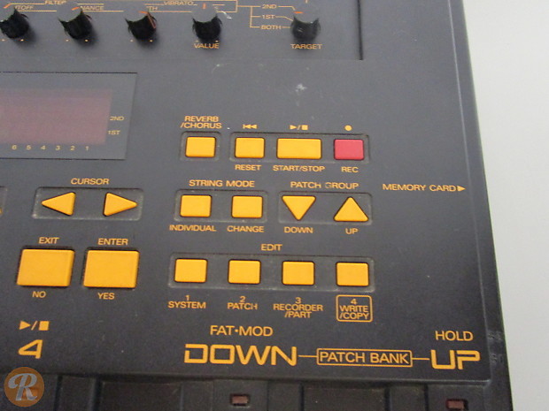Roland GR-1 Guitar Synthesizer image 3