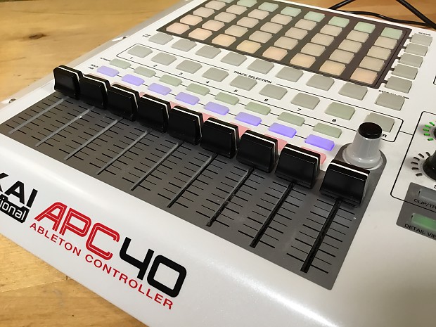 Akai APC 40 Special Edition White