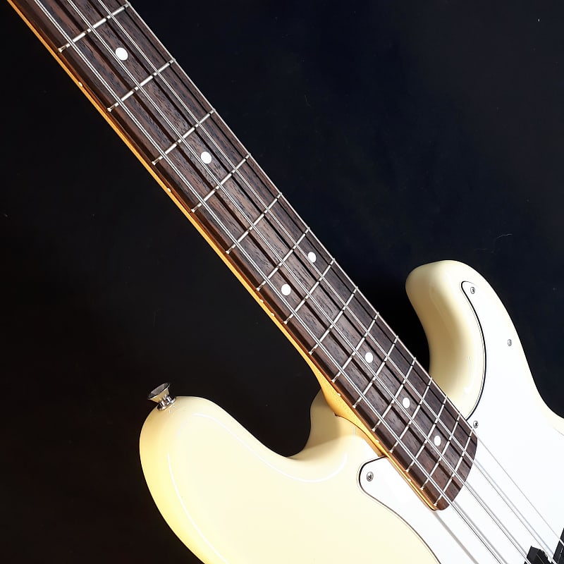 Fender Precision Bass Japan 2007-2010 - Vintage White