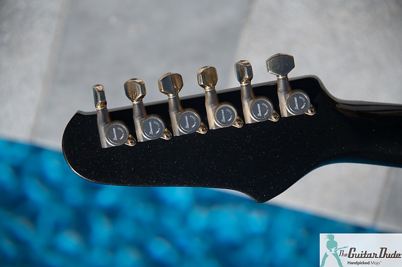 Classic Ibanez Roadstar II Series - Black - Made in Japan Classic Ibanez Roadstar II Series - Black - Made in Japan