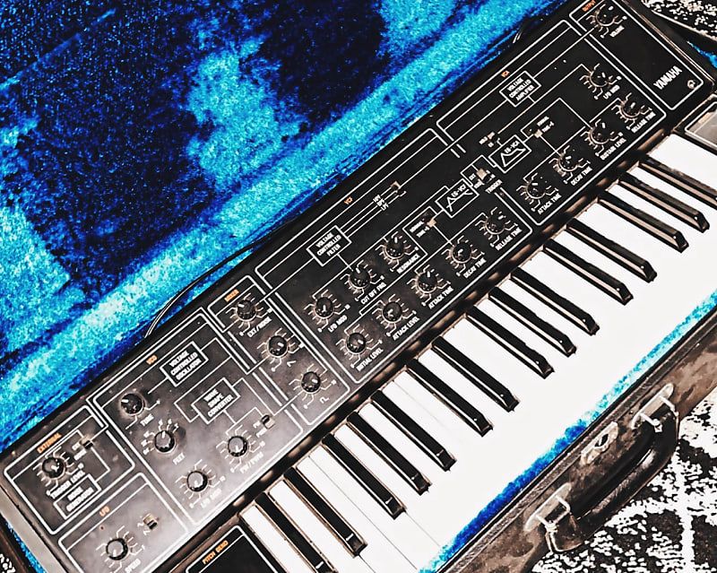 Yamaha CS-10 Monophonic Synthesizer 1977 Original Case- Black